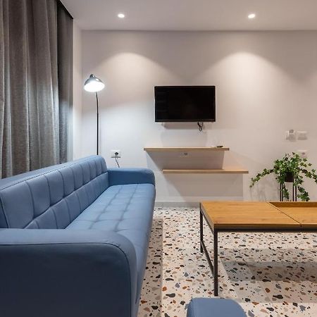 Spa & Pool - Studio Apartments 365 Тирана Экстерьер фото