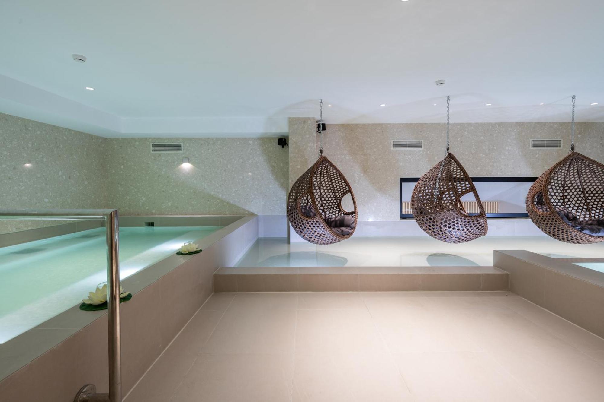 Spa & Pool - Studio Apartments 365 Тирана Экстерьер фото
